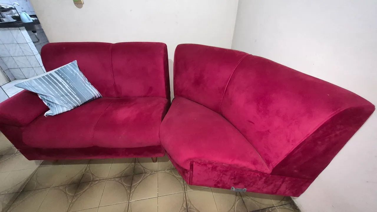 sofá vermelho montável