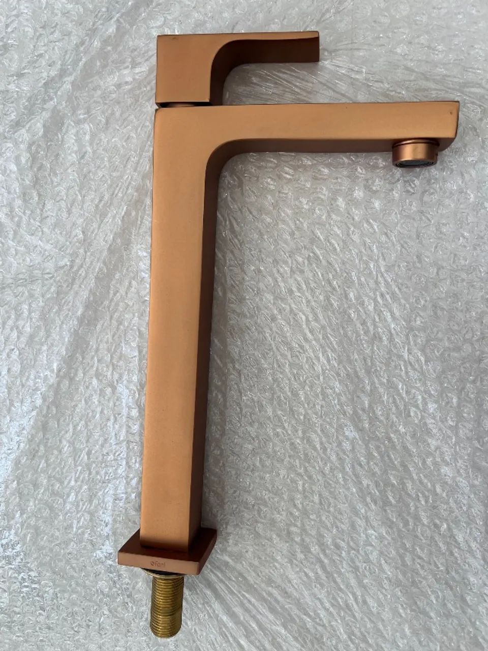 Torneira Para Banheiro Alta Retta Rose Gold Fani