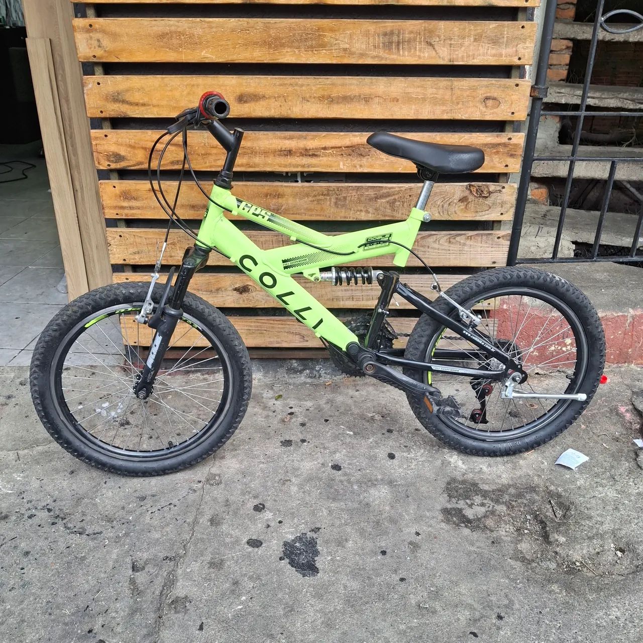 Bicicleta aro 20 bem conservada - Foto 2