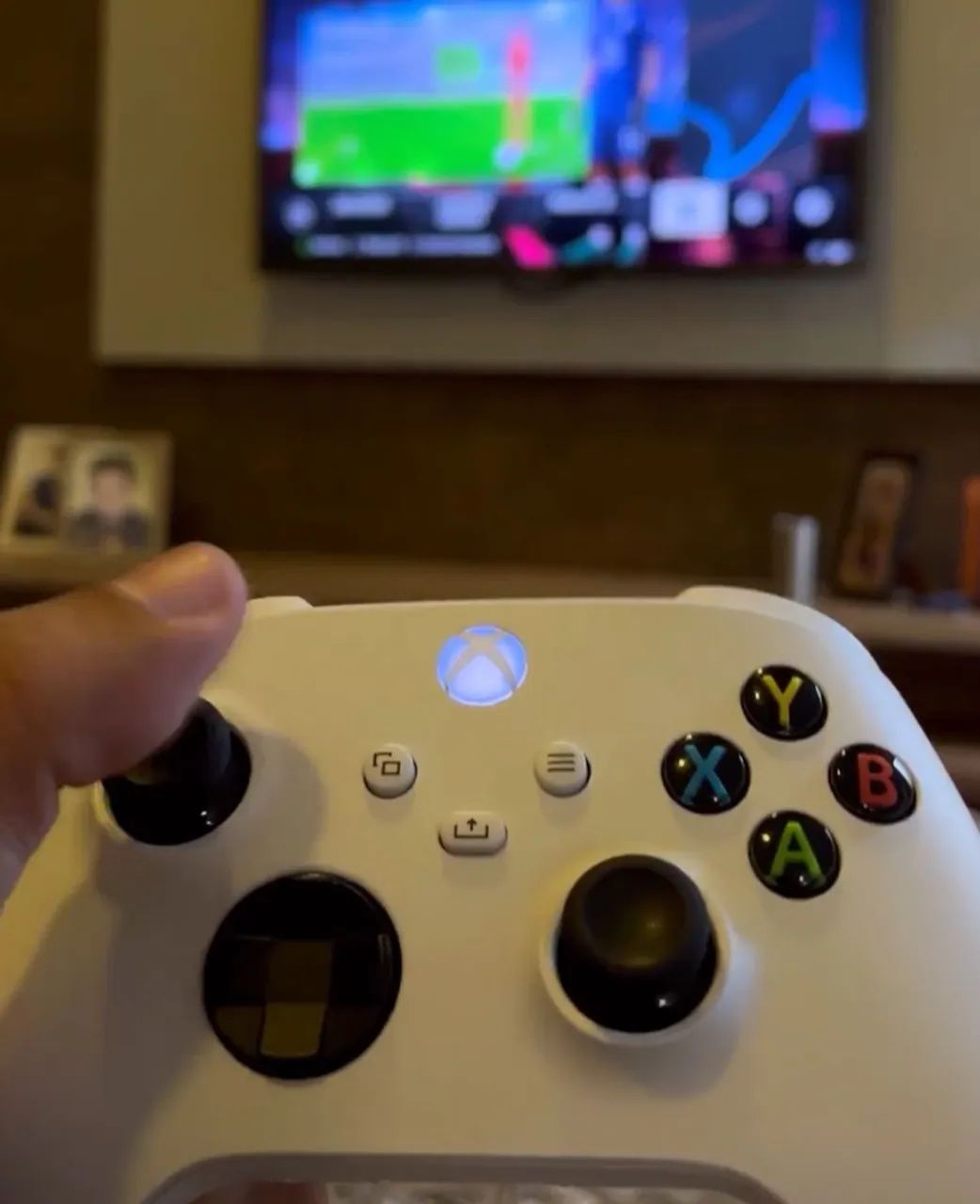 Xbox Series S 512GB Kit Extra Controller Cor Branco - Foto 5