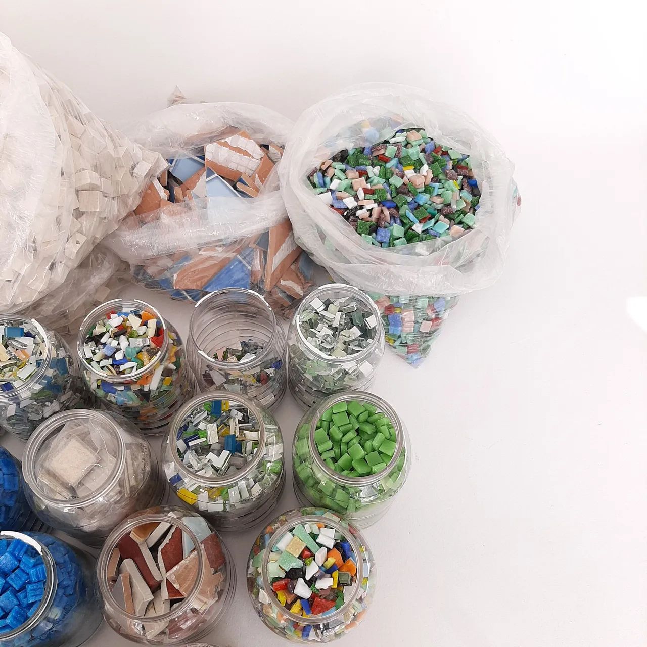 30 Kg pastilhas e recortes para mosaico - Foto 4