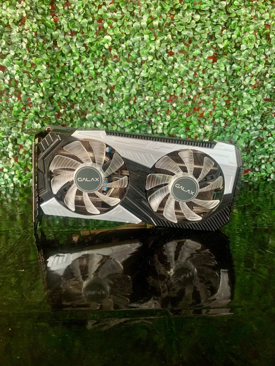 RTX 2060 SUPER 8GB - COM LED 