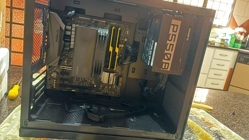 Kit PC intel i5 9600KF + B360m Asrock + Gabinete - Foto 3