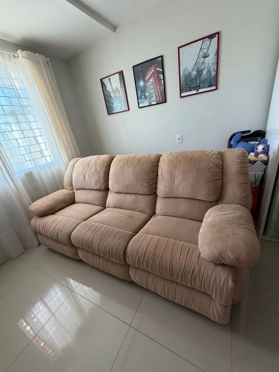 Sofá retrátil de 3 lugares, super confortável e em excelente estado - Foto 3