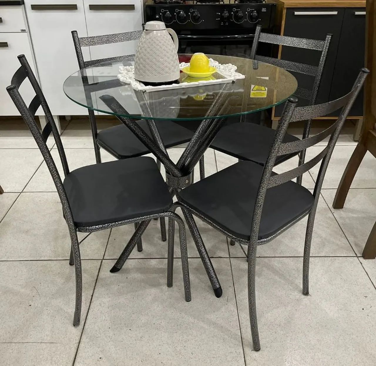 Excelente Oferta de Conjunto de Mesa com Tampo de Vidro 
