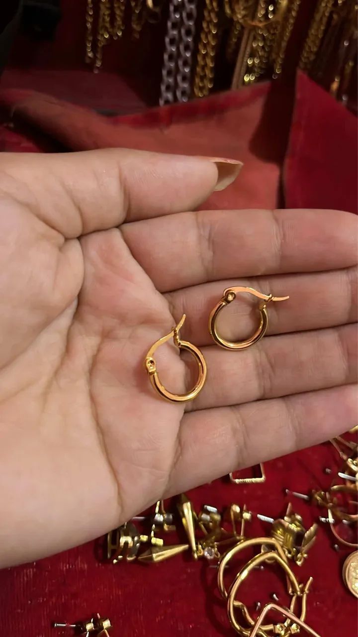 Vendo maleta com joias 300$ - Foto 2