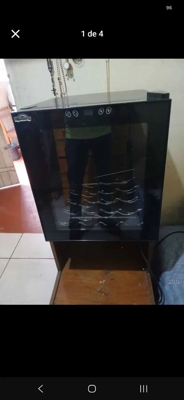 Adega para 16 garrafas