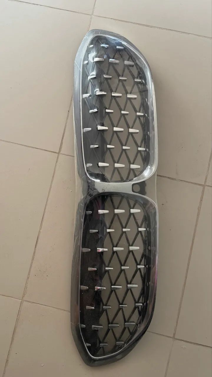 grade frontal (kidney grille) da BMW 320i 2020 em diante. - Foto 2