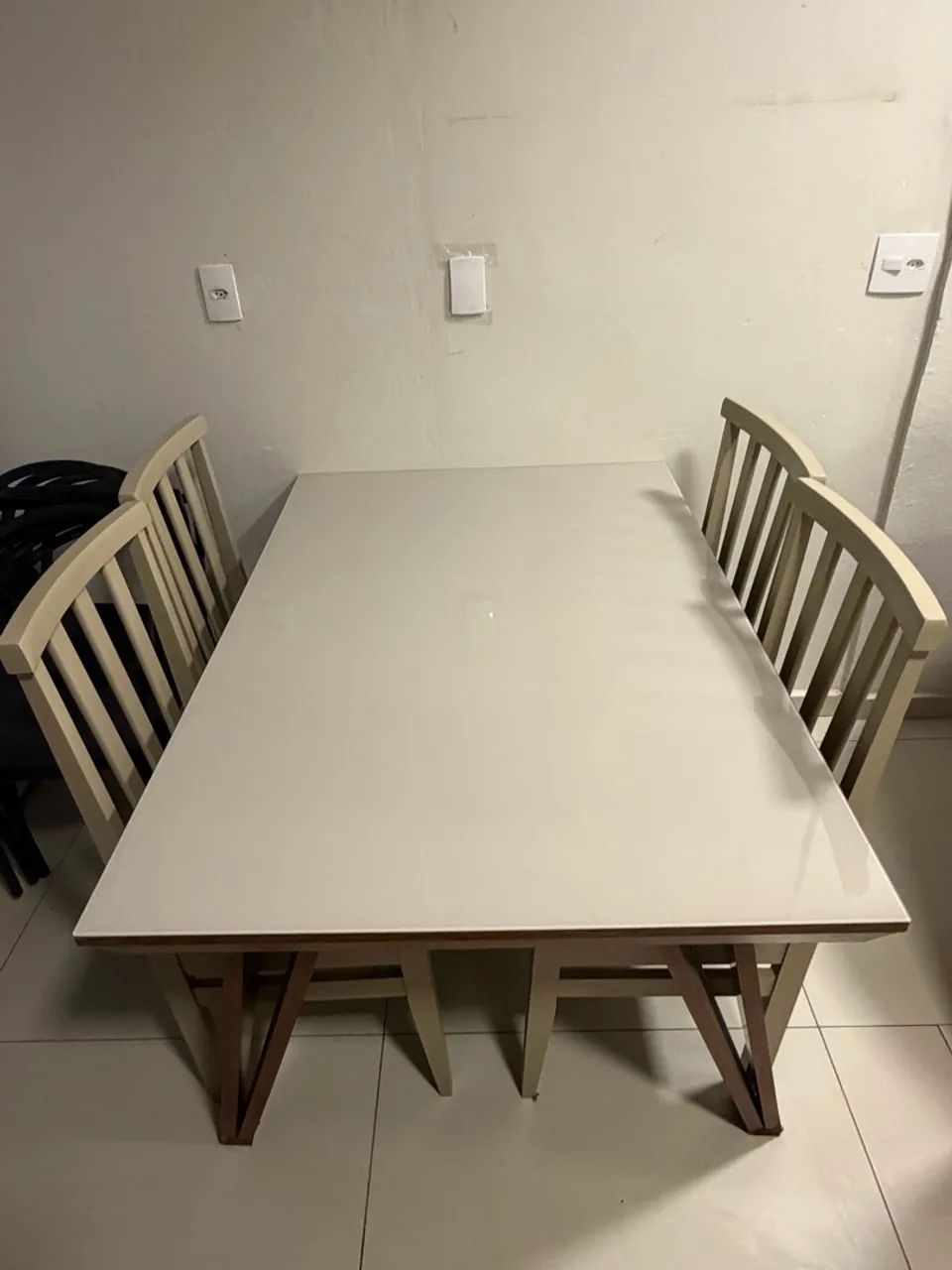 Mesa com 4 cadeiras  - Foto 4
