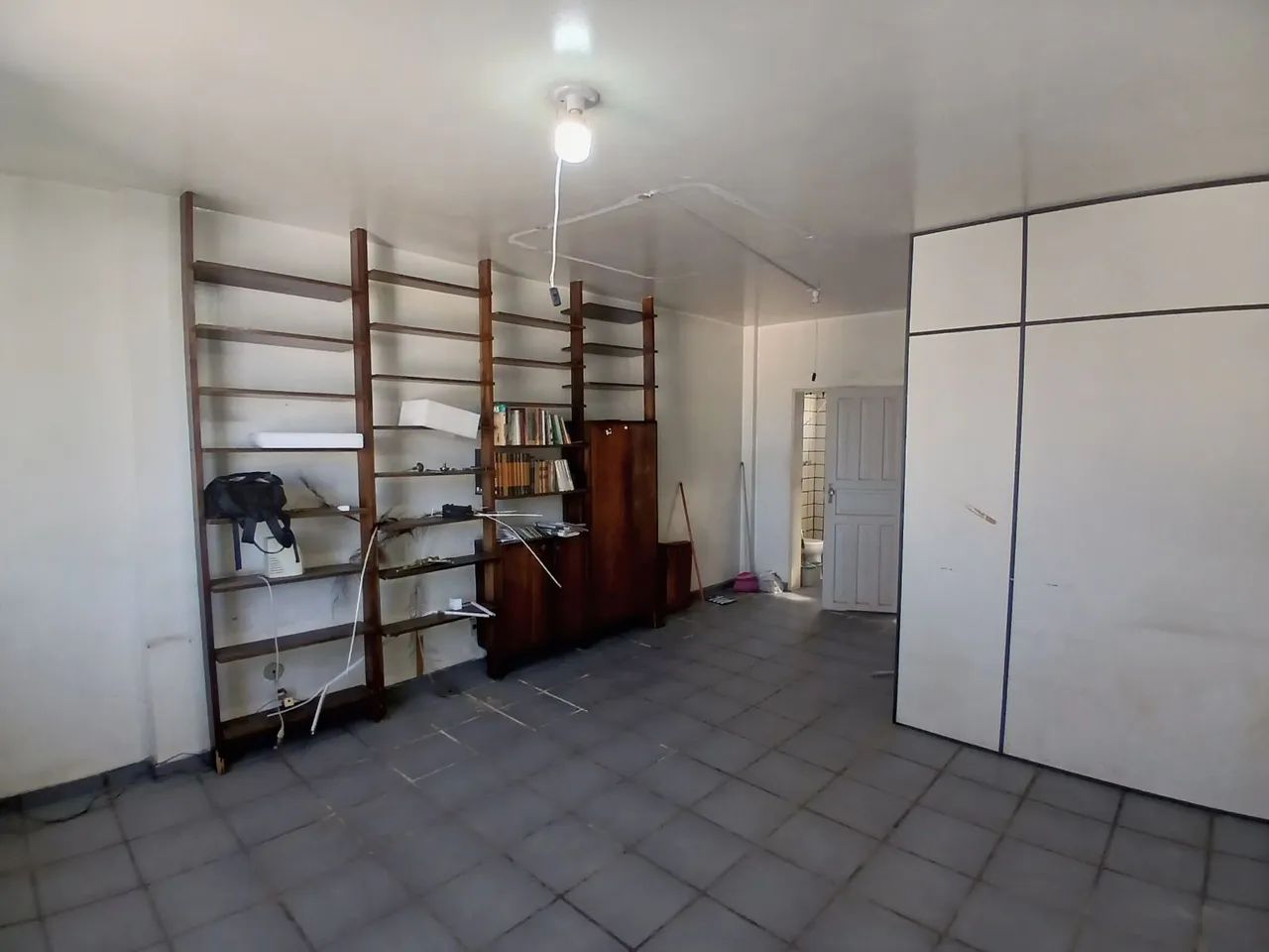 Vendo/Alugo sala comercial Ed Martinho de Freitas