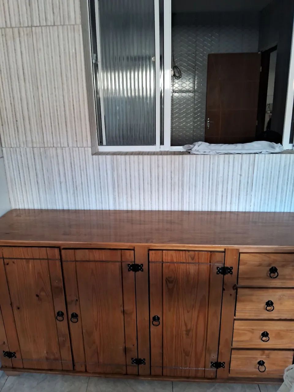 Conjunto de mesas com 6 cadeiras e buffet  - Foto 3