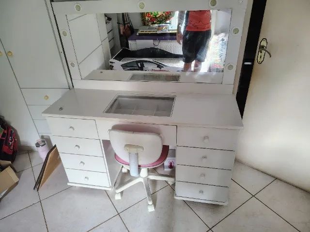Penteadeira com espelho 