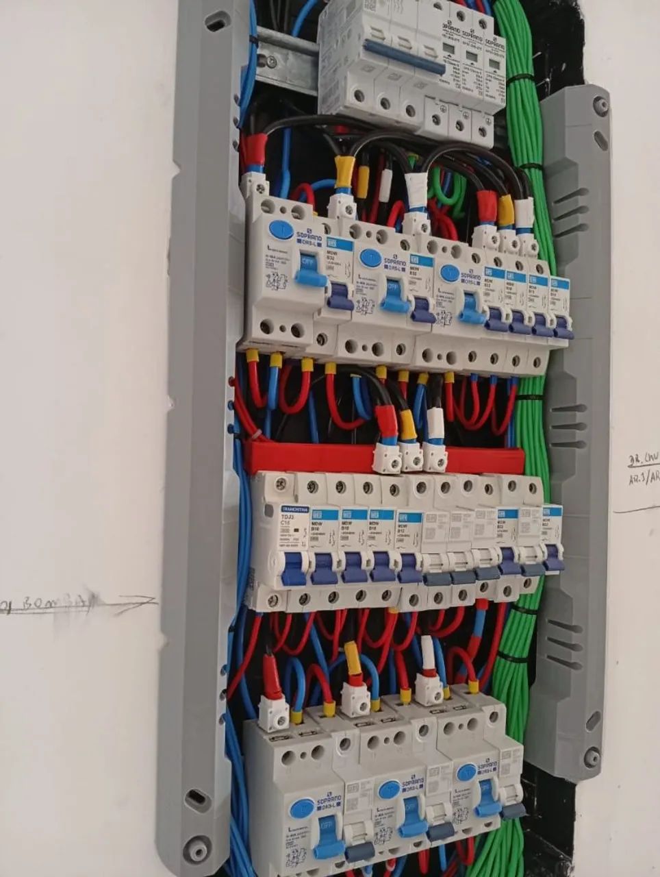 Eletricista Técnico em Eletroeletrônica  - Foto 4