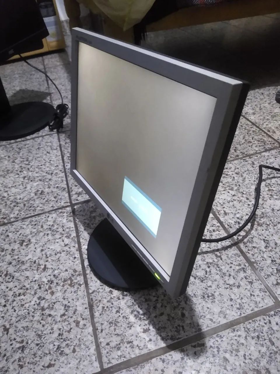 Monitor AOC 15"  modelo E970SWNL - Foto 2