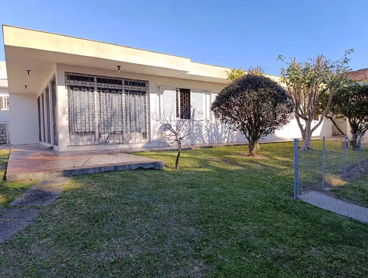 Casa de 4 dormitórios à venda em Capoeiras