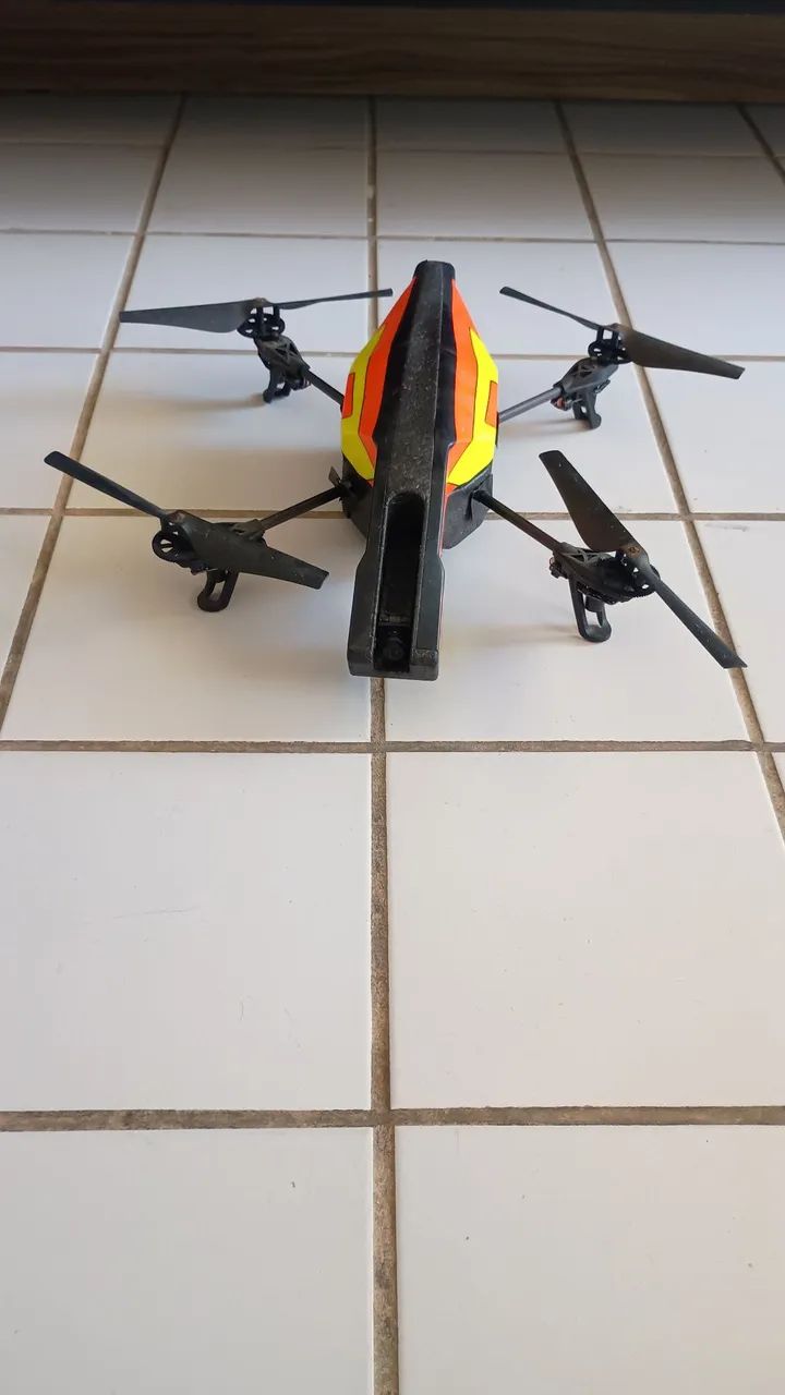Drone Parrot AR.Drone 2.0 Power Edition com câmera HD black 2 baterias - Foto 5