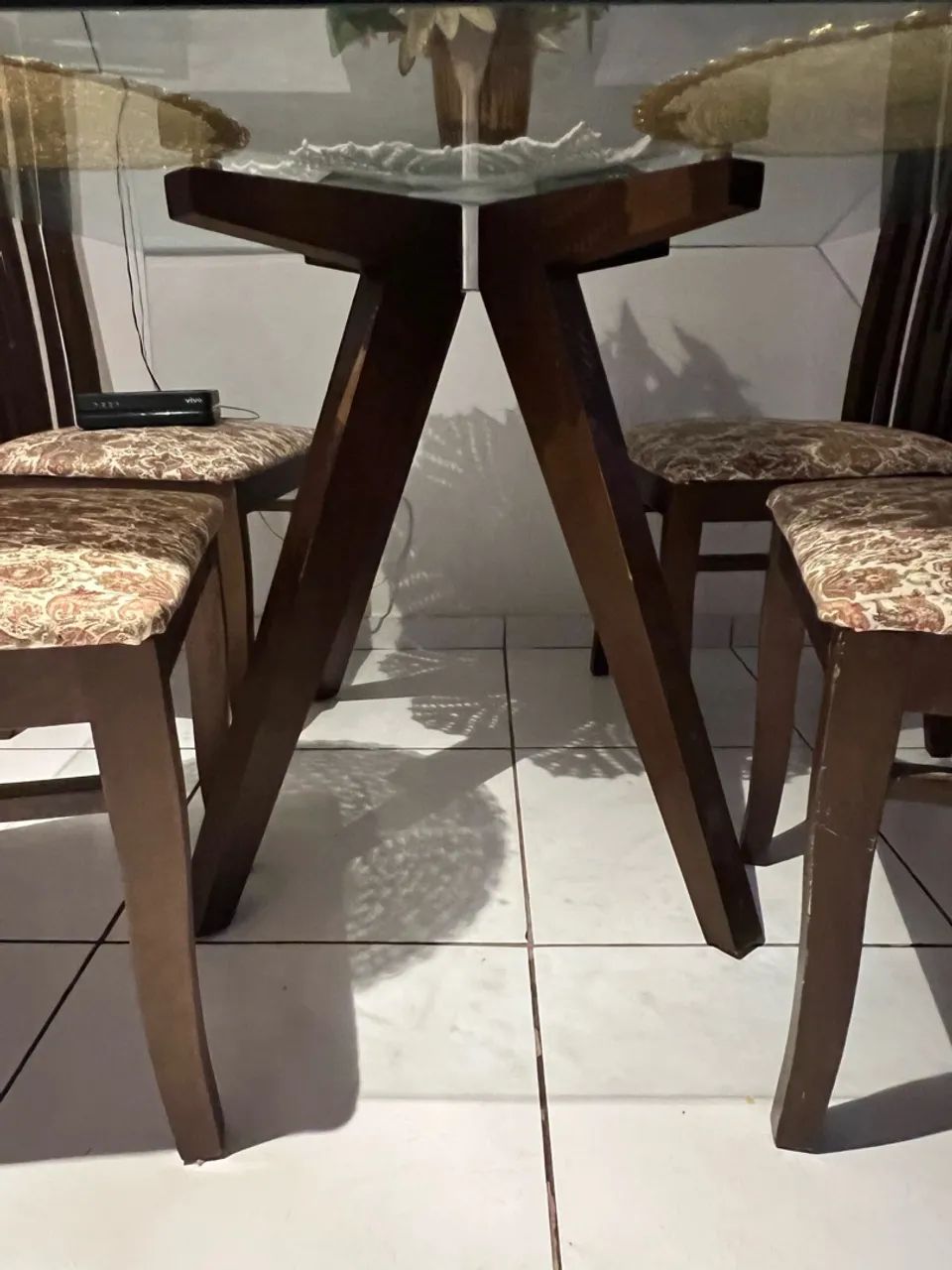 Vendo mesa de madeira maciça  - Foto 3
