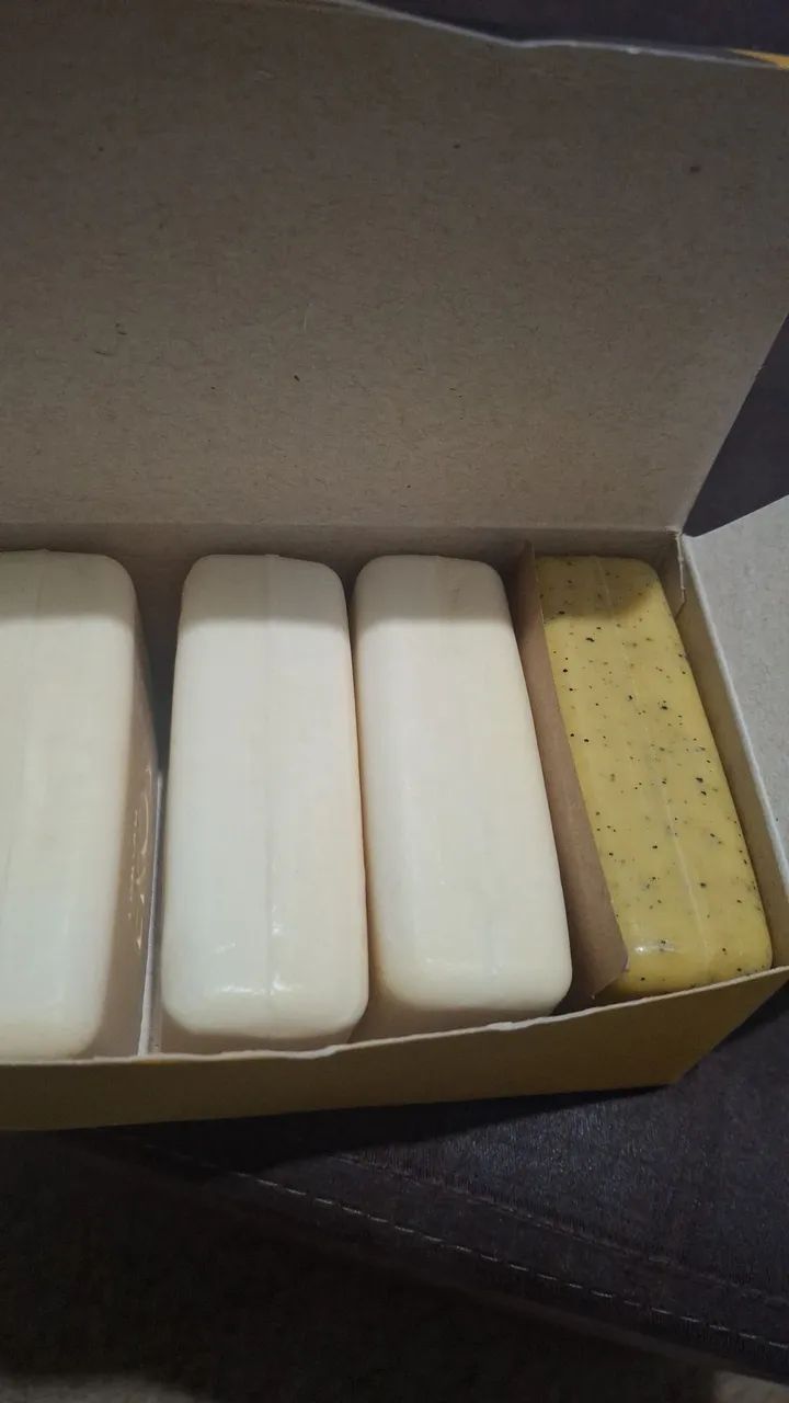 Produtos natura.  Caixa de sabonete Ekos.