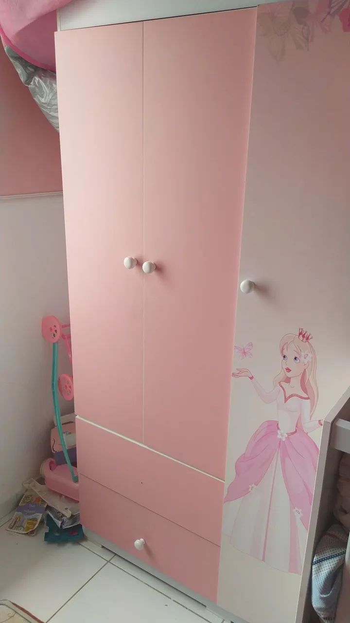 Vende se guarda roupa infantil 