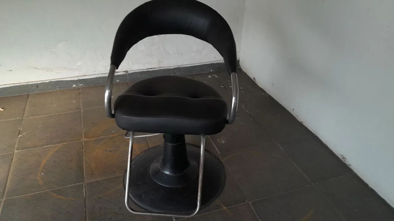 ESPELHO E CADEIRA DE SALÃO  - Foto 5