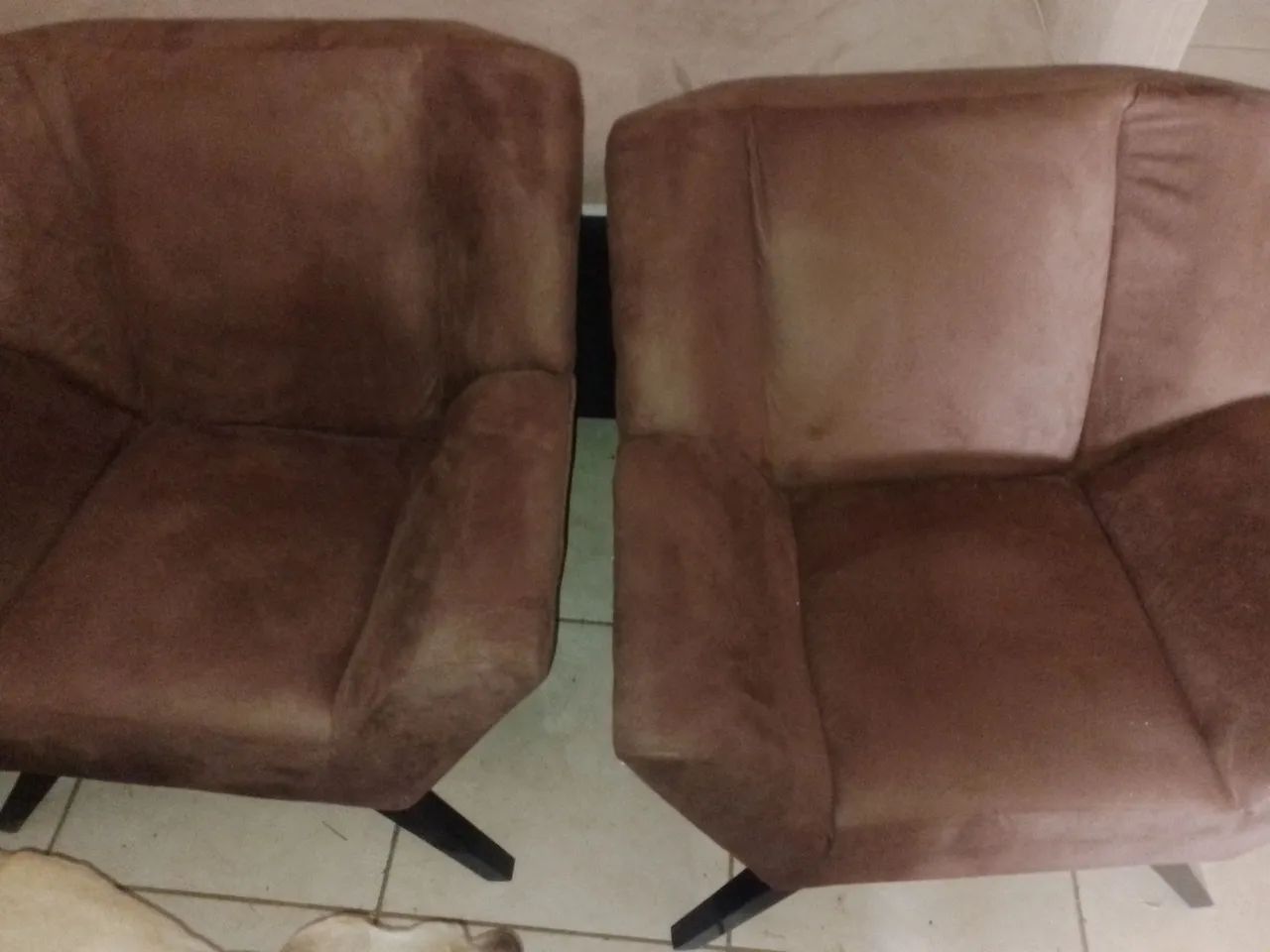 Pra de poltrona marrom em suede - Foto 2