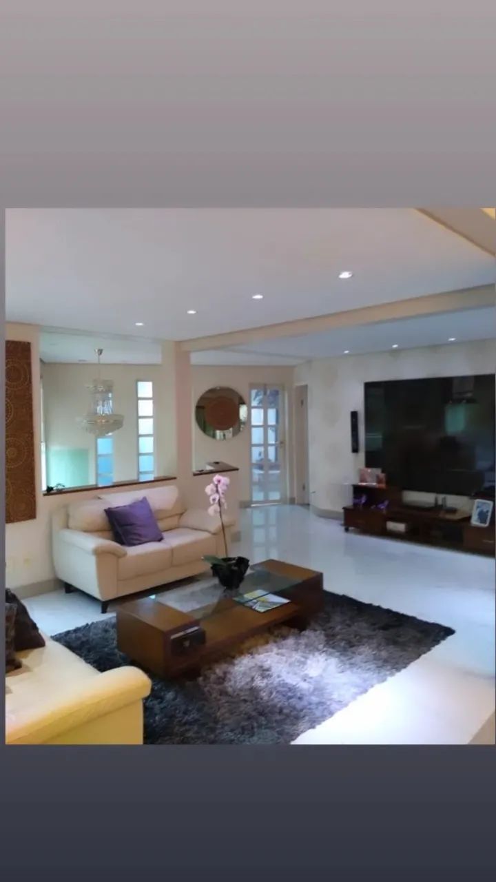 Linda Casa á venda em ITAÚNA-MG. 