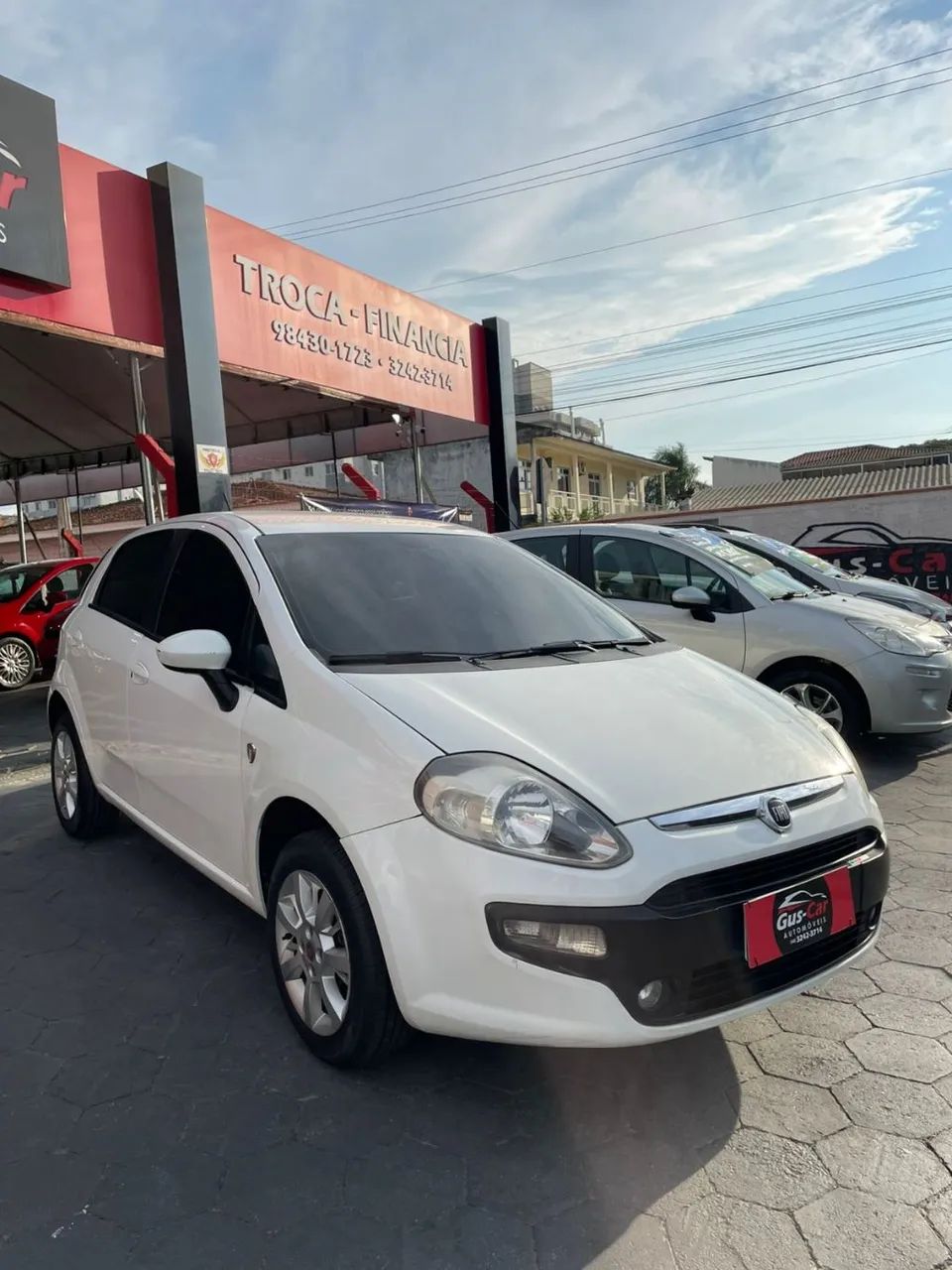 Fiat Punto Attractive 1.4 Fire Flex 8V 5P 2013 - Foto 3