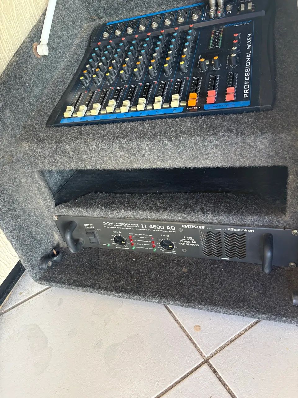 Mesa de som com amplificador  - Foto 3