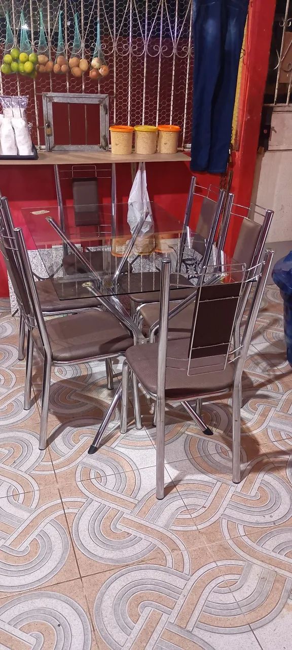 Mesa  de vidro com 6 cadeiras  - Foto 2
