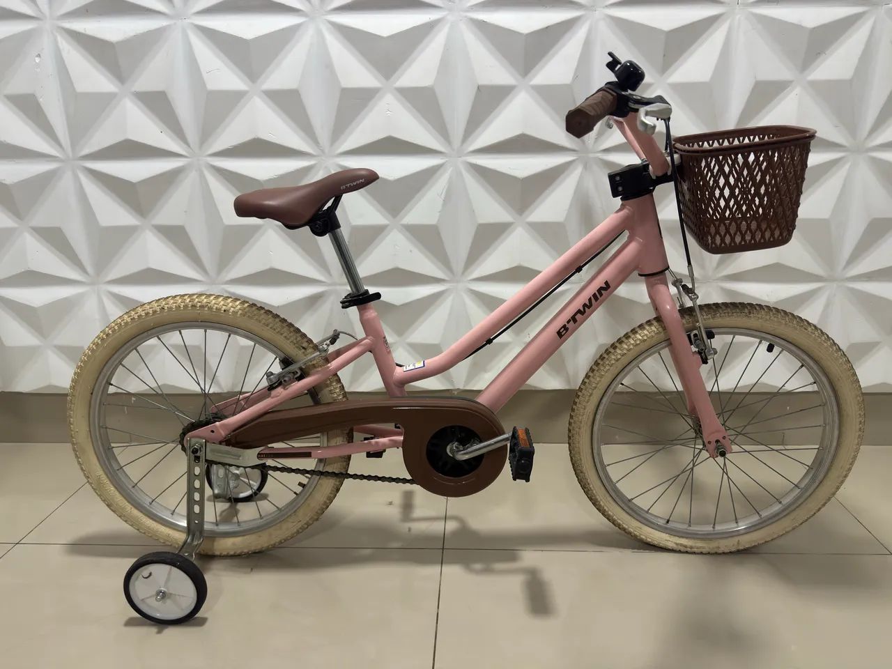 Bicicleta infantil btwin com rodinha 