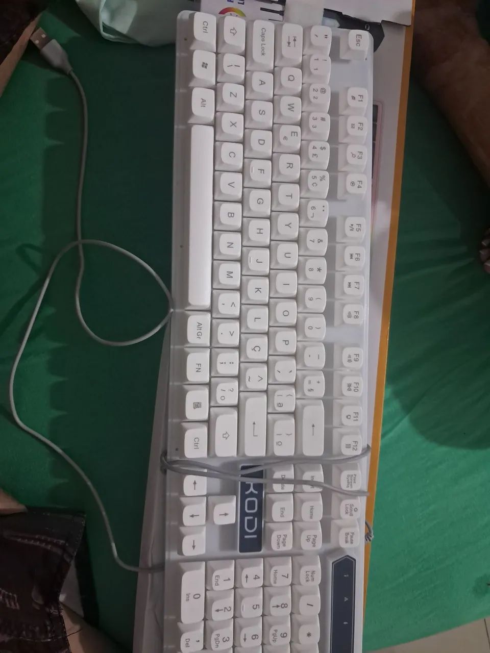 Teclado415985917085634561
