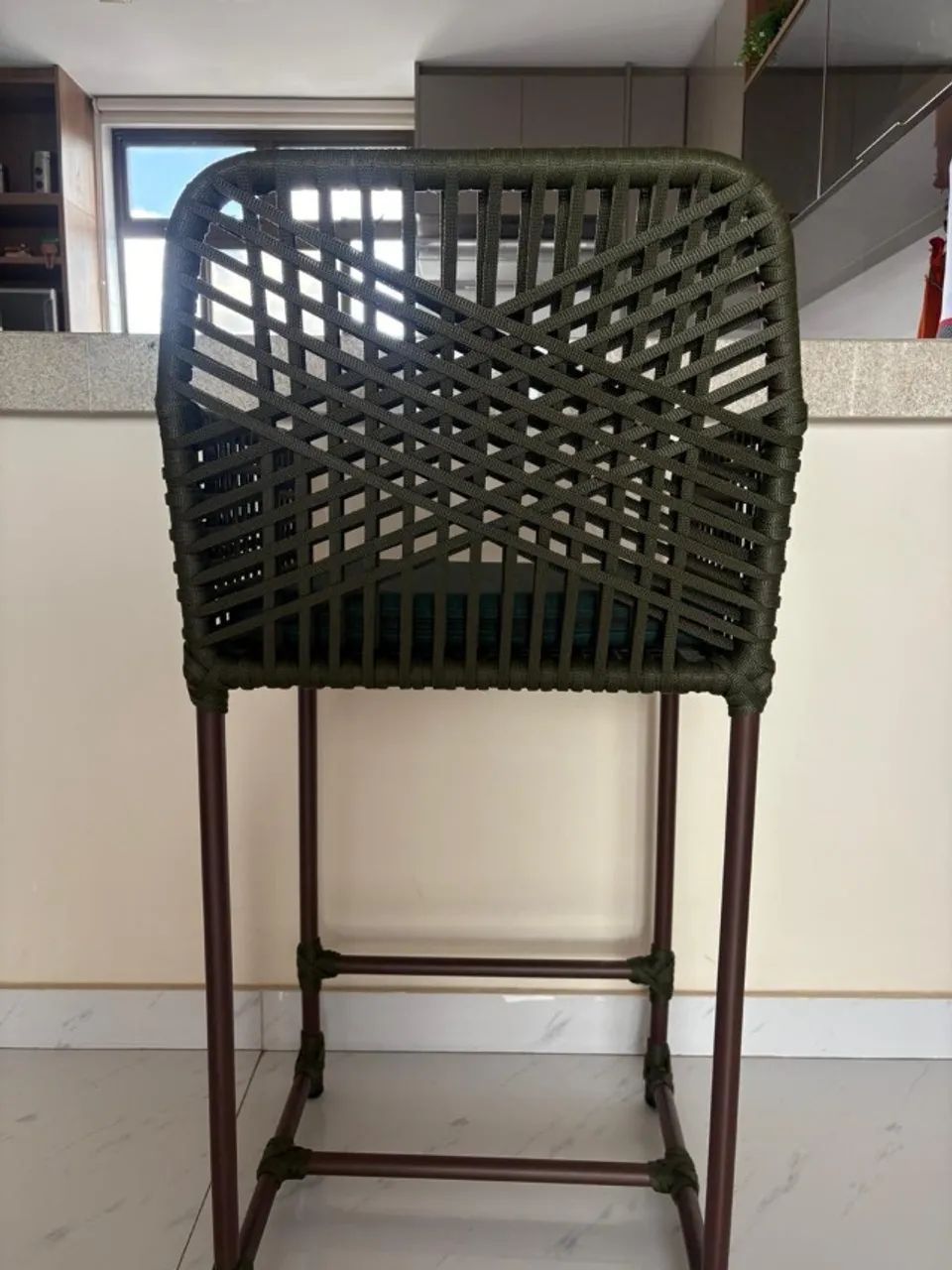 Banqueta alta (nova), altura-1,10 cm, largura-53 cm, altura até o assento-71 cm - Foto 3