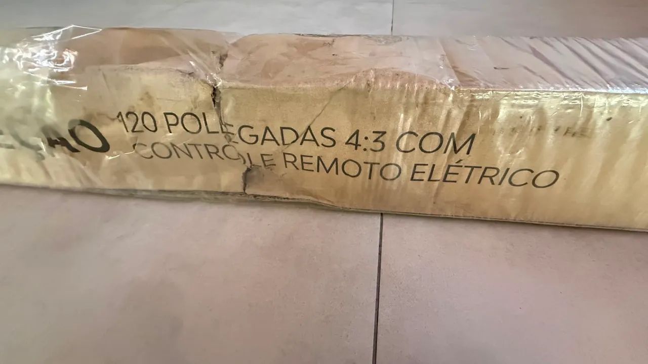TELA DE PROJEÇÃO 120 polegadas 4:3 com controle remoto elétrico. Marca tomate 127 V - Foto 5
