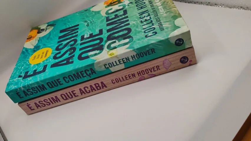 kit 2 livros é assim que acaba e é assim que começa