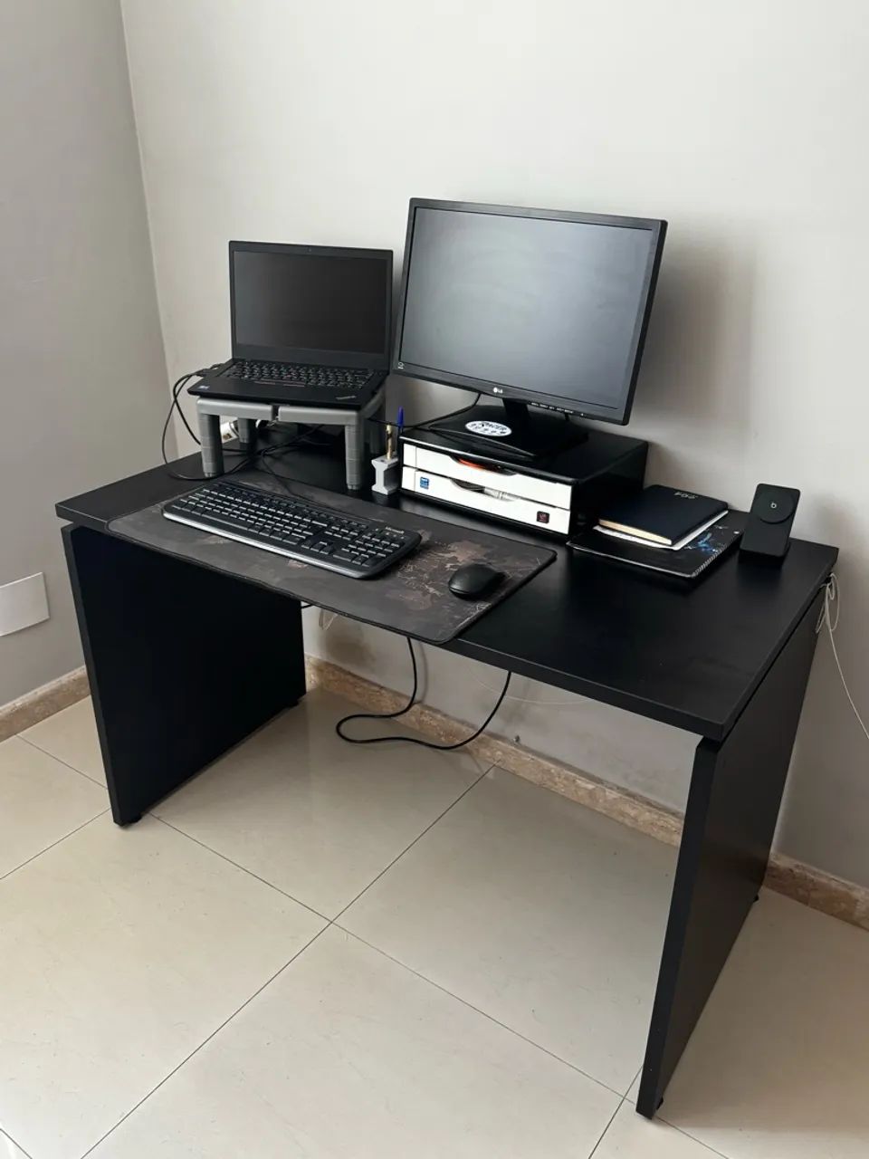 Mesa Escritório Preta MDF 1,20m Resistente Seminova