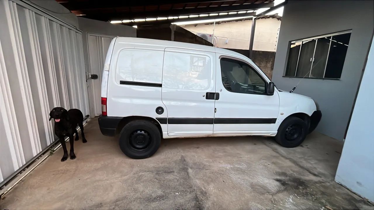 Peugeot Partner Partner Furgão 1.6 16V/ 1.6 16V Flex 3p 2011