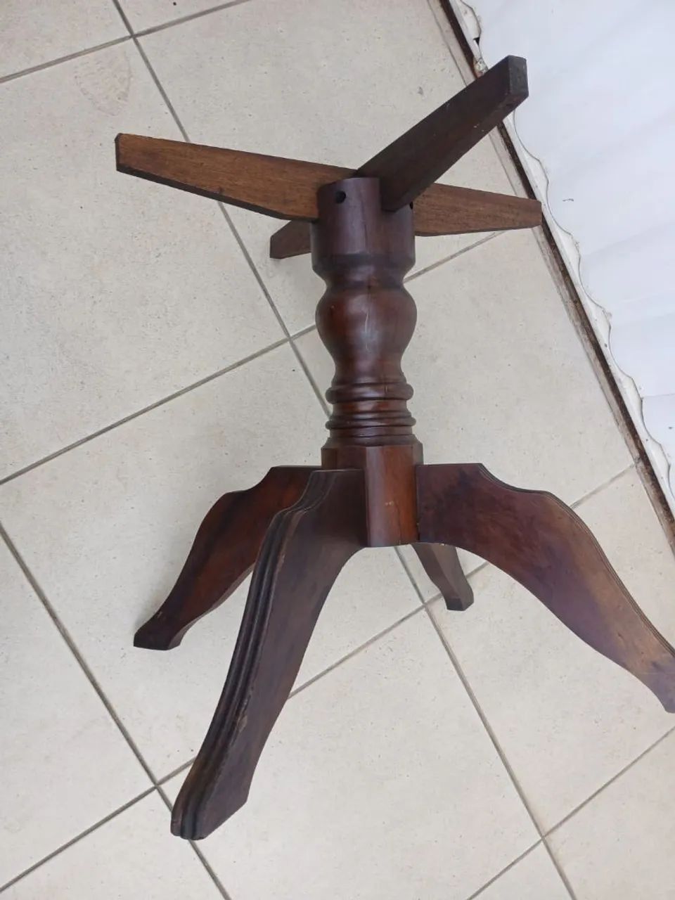 Pe torneado de mesa imbuia otimo - Foto 5