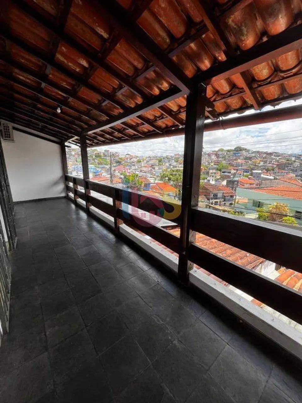 VENDE APARTAMENTO 03 QUARTOS SENDO 2 SUÍTES - PACHECO