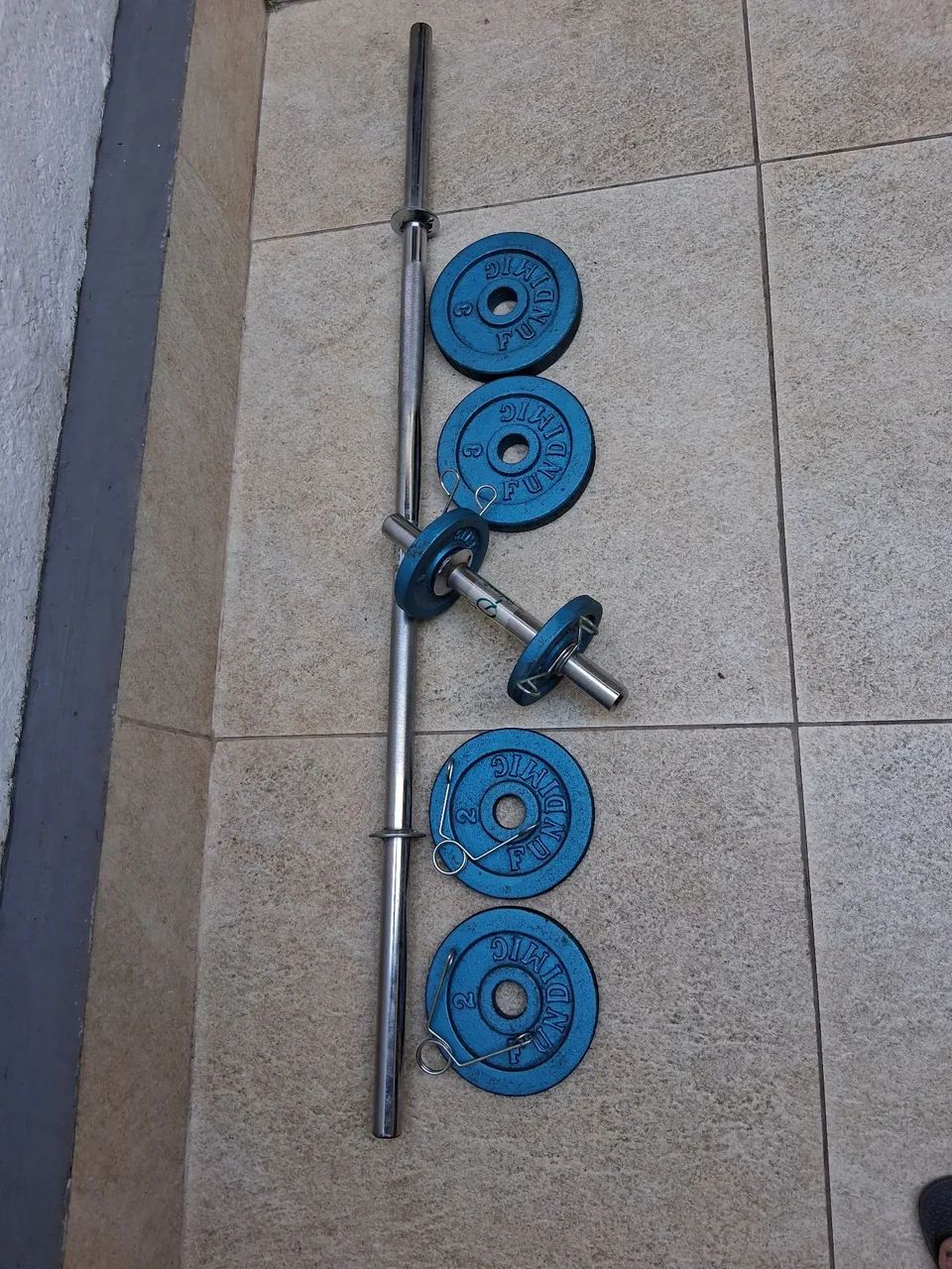 Alteres barra e pesos barato