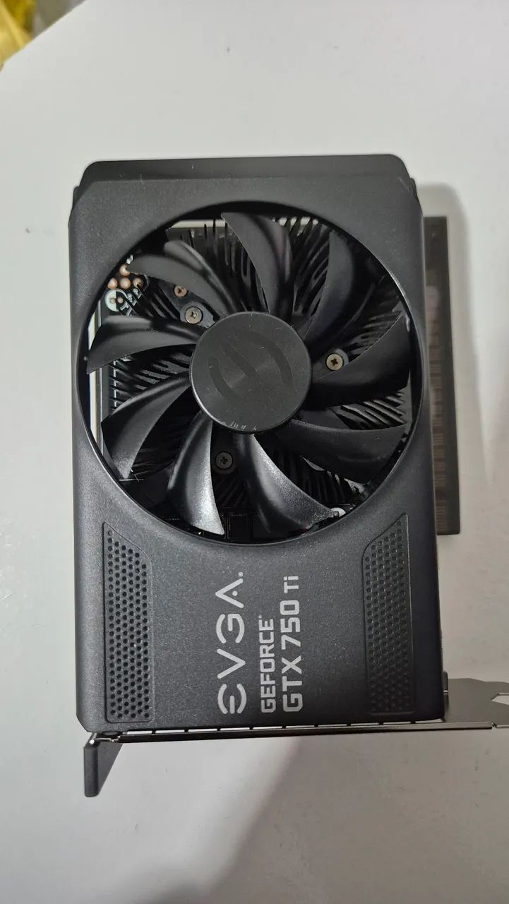 Placa de Vídeo EVGA GTX 750TI - 2GB (Nvidia)