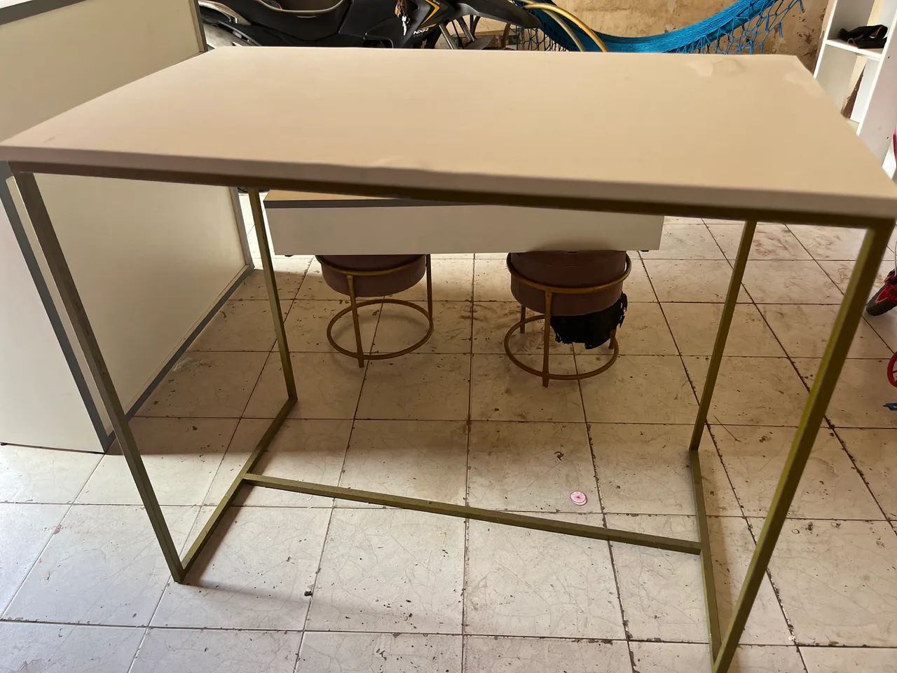 Vendo balcão, manequim,base para máquina e ilha  - Foto 2