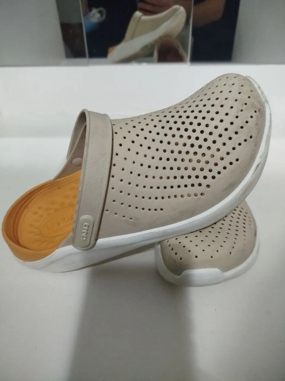 Sandália crocs literide clog bege