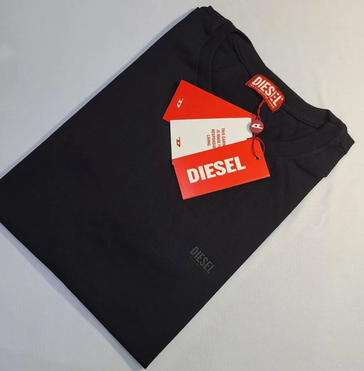 Camiseta Diesel Preta - Foto 2