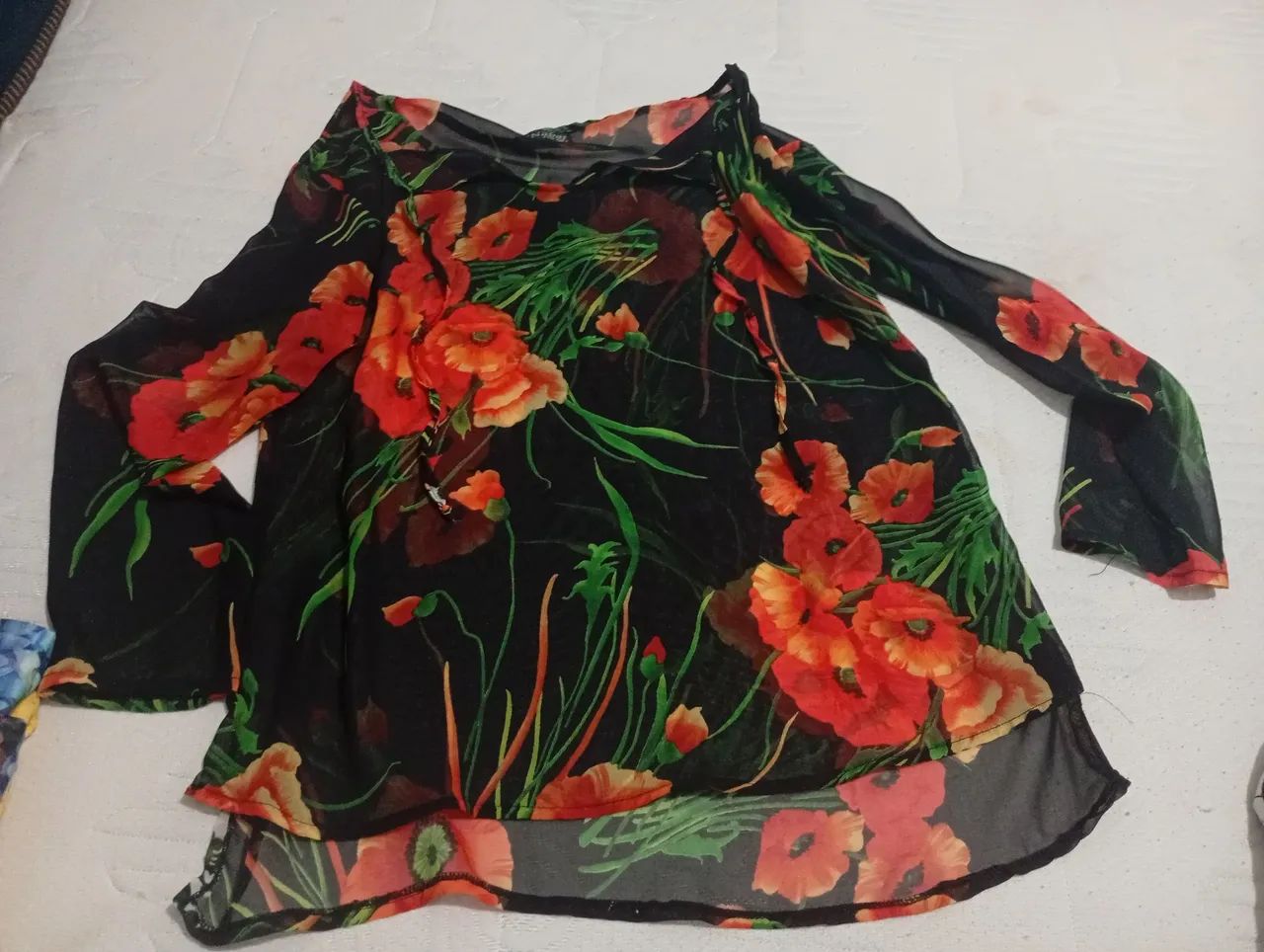 Ocupando espaço no guarda roupa - Foto 2