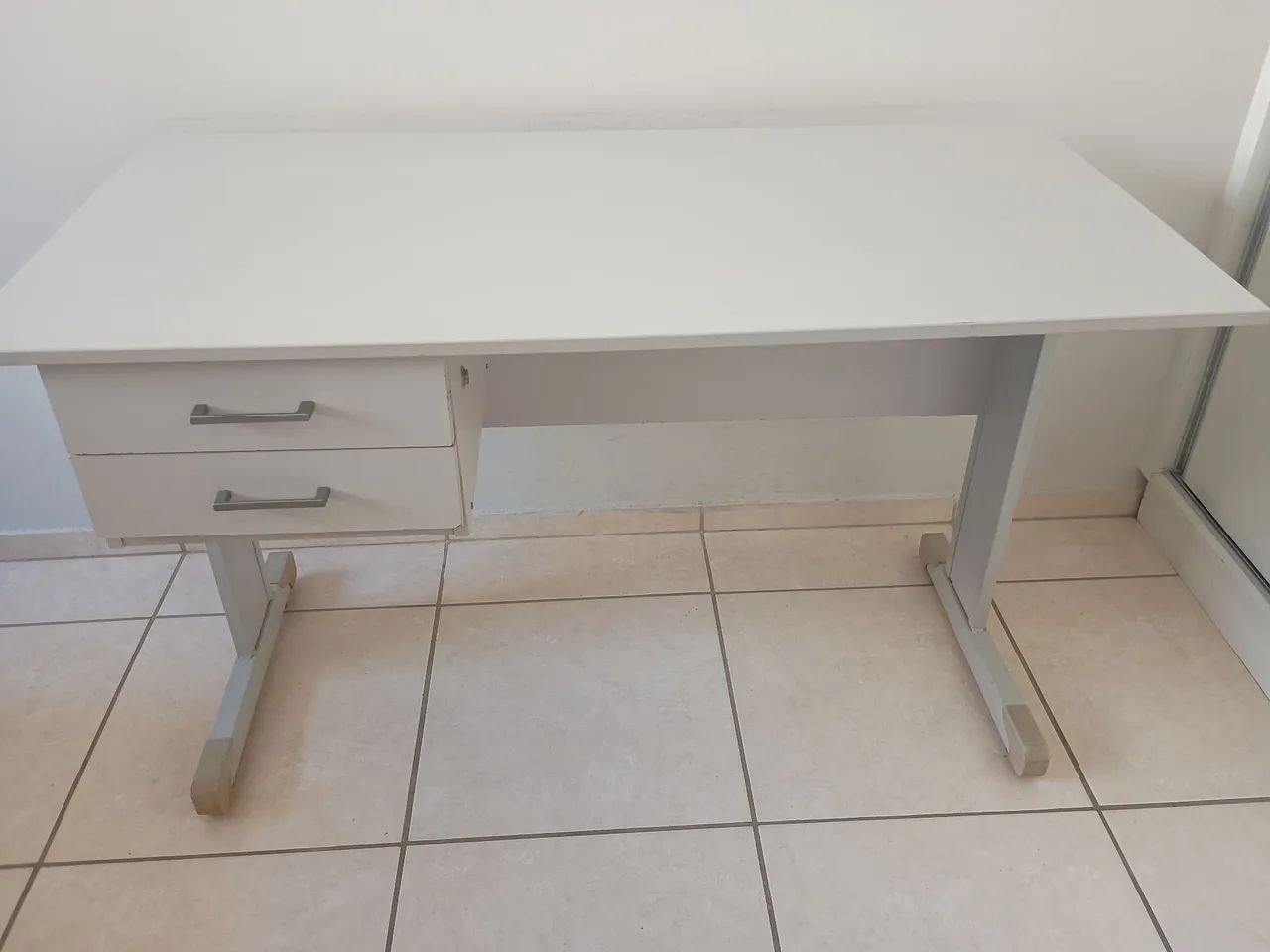 Mesa de escritório e cadeira  - Foto 4