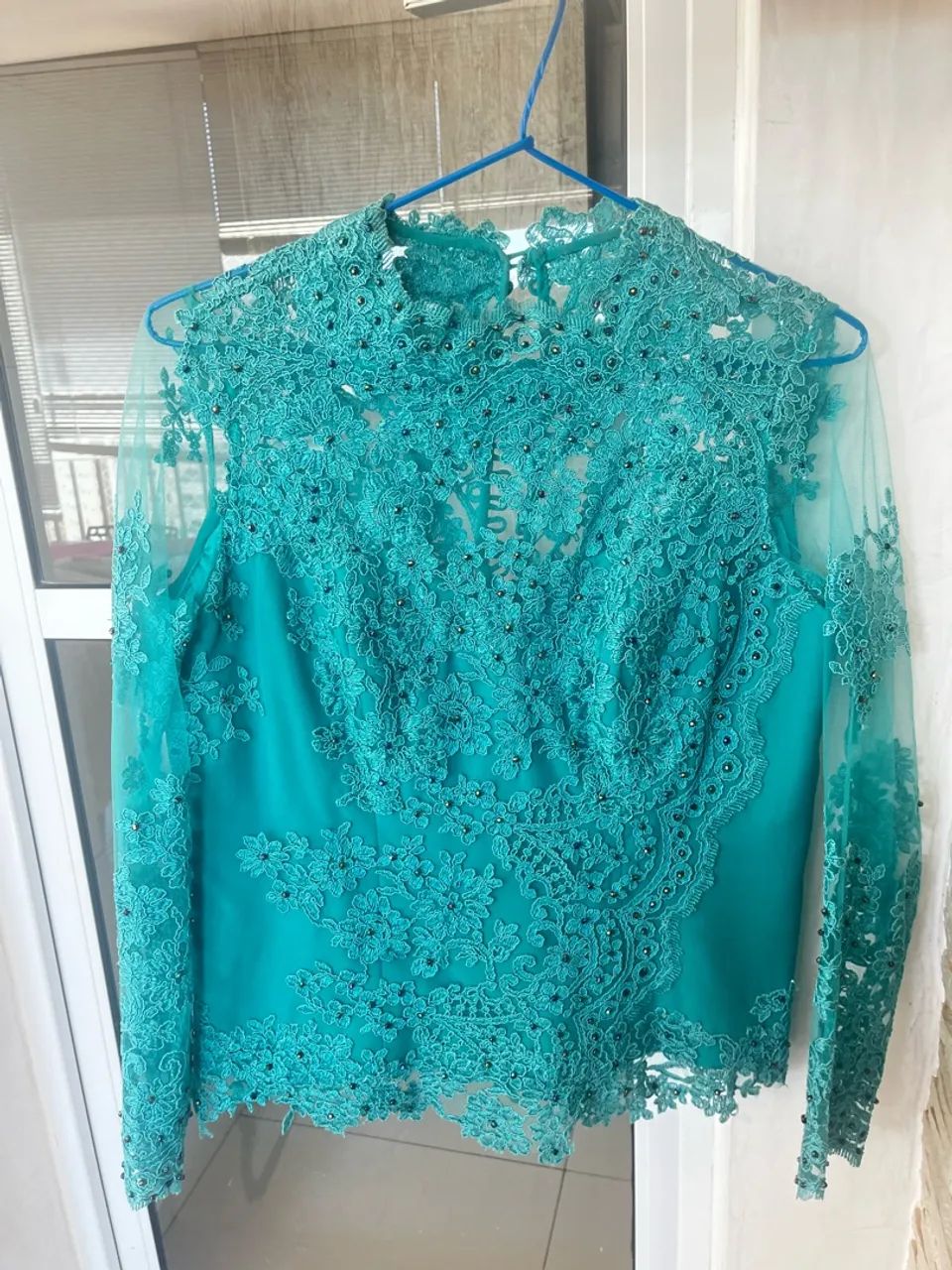 Blusas bordadas