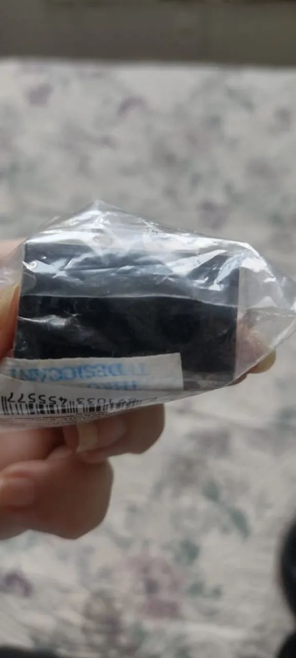Vendo apontador e batom Avon