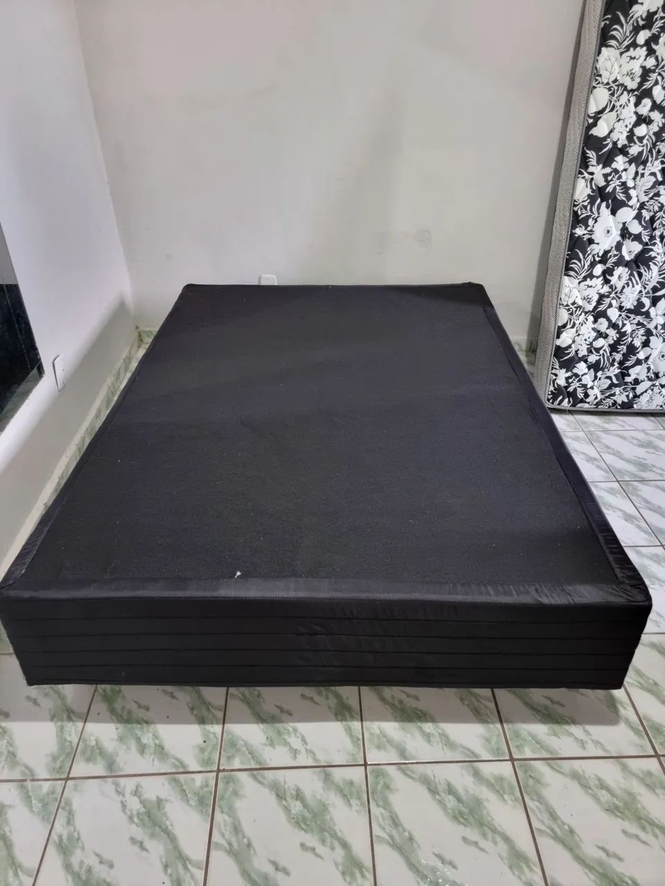 Cama casal completa, Base e colchão Ortobom (NOVA). - Foto 5