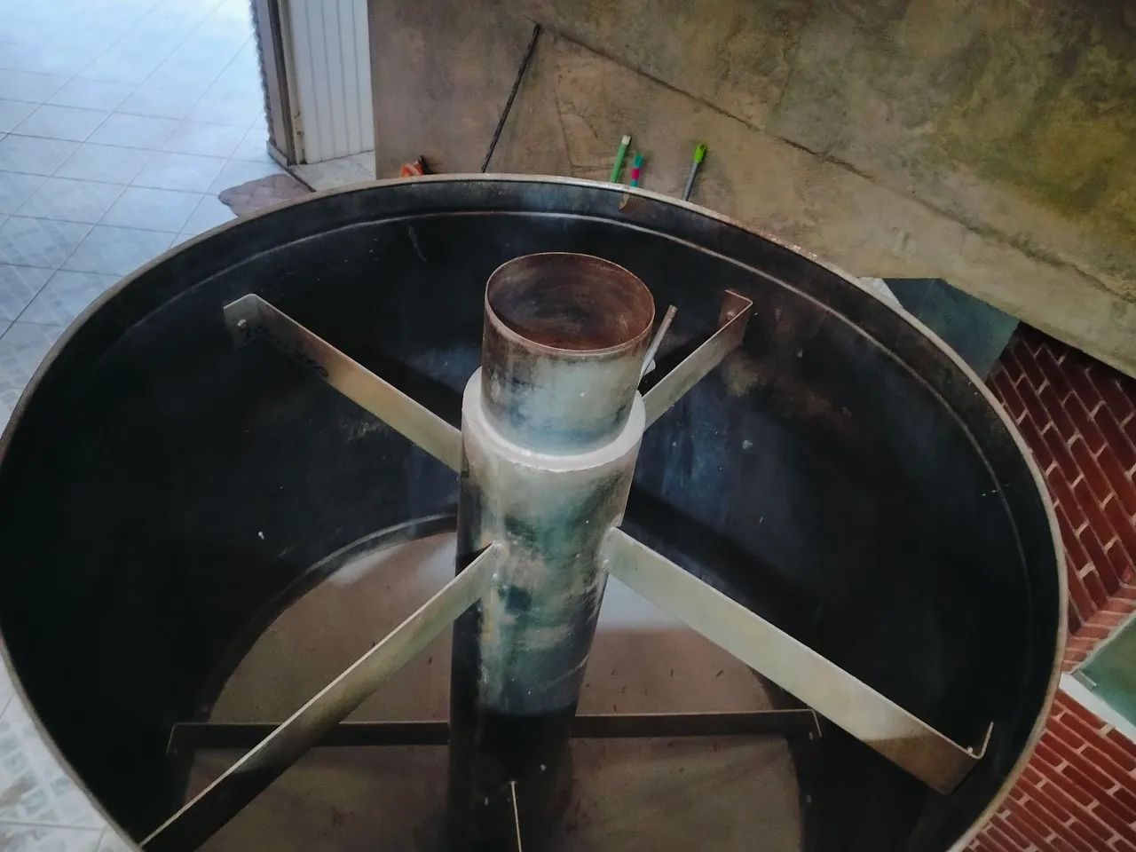 Para temperos e farofas de inox e uma caixa d'água de inox - Foto 3