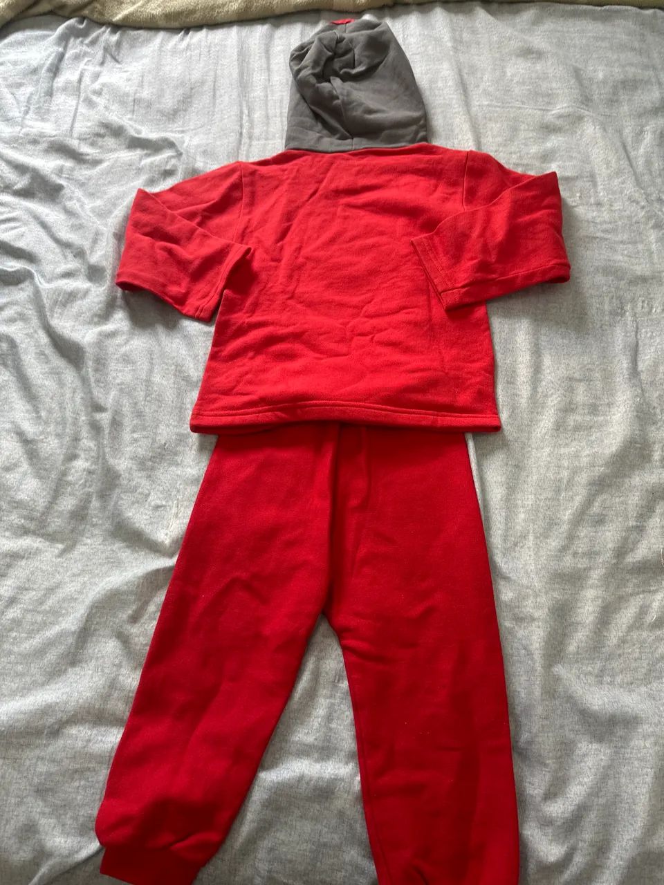 Conjunto moleton TAM 04 com capuz vermelho  - Foto 6
